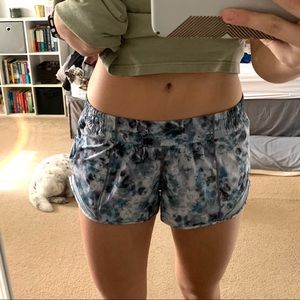 Lululemon hotty hot shorts - 8